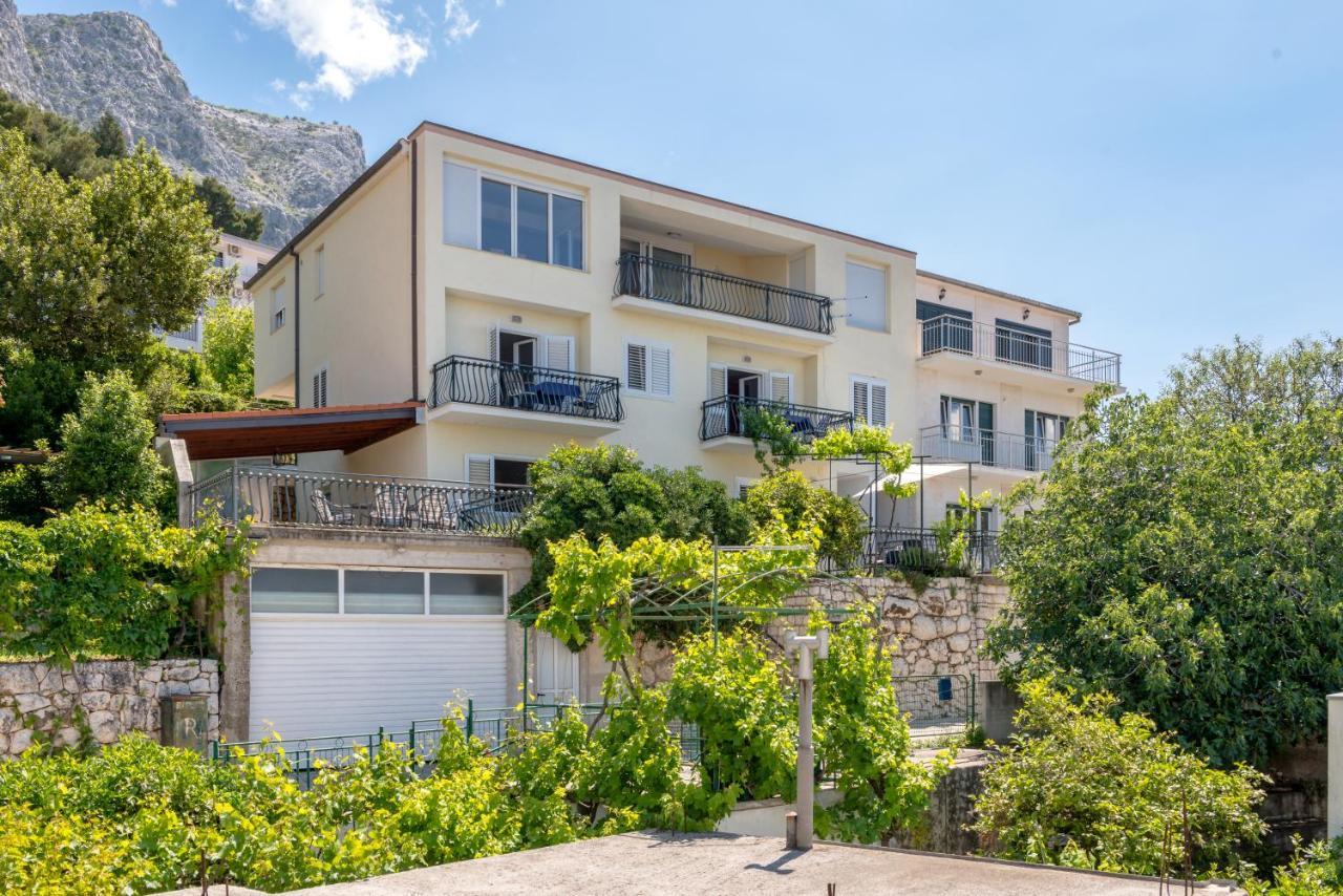 Apartmani Mirta Omis A Exterior foto
